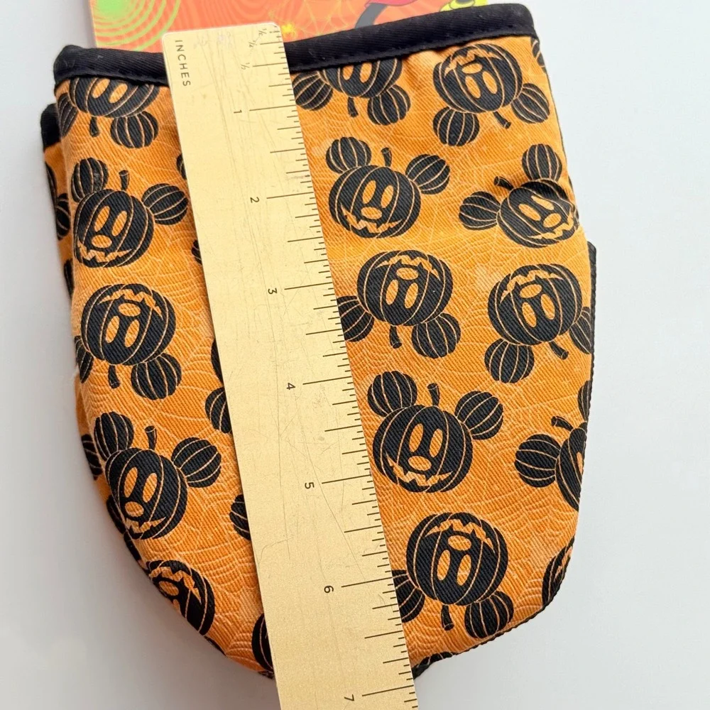Disney Mickey Mouse Halloween Oven Mitts Orange Jack-O-Lantern Pumpkin 2 PCS